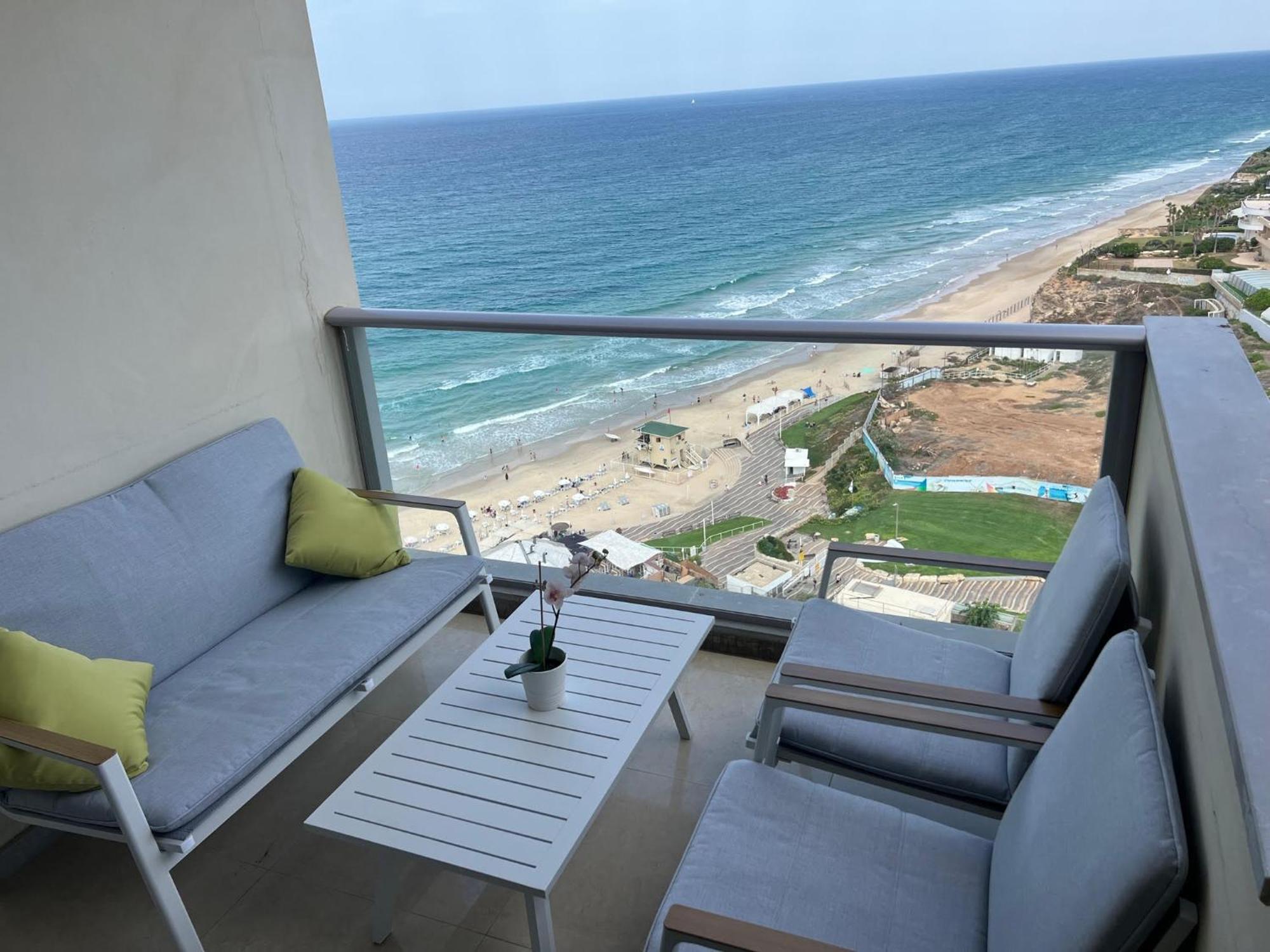 Luxury Sea View Apartment Herzliya Bagian luar foto