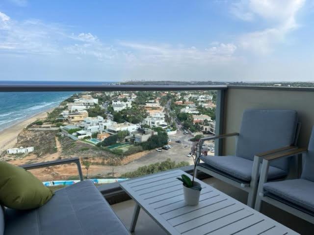Luxury Sea View Apartment Herzliya Bagian luar foto